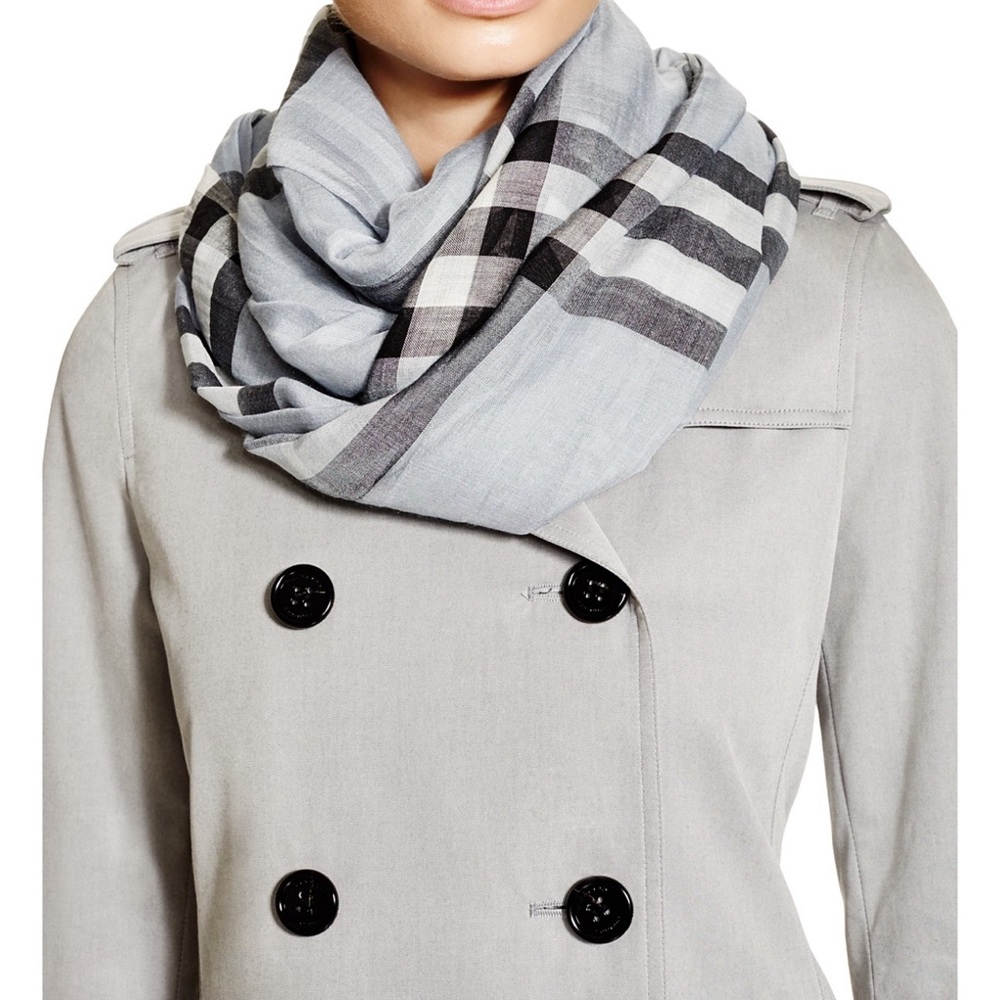NWT Burberry Dusty Blue and Black Check Scarf